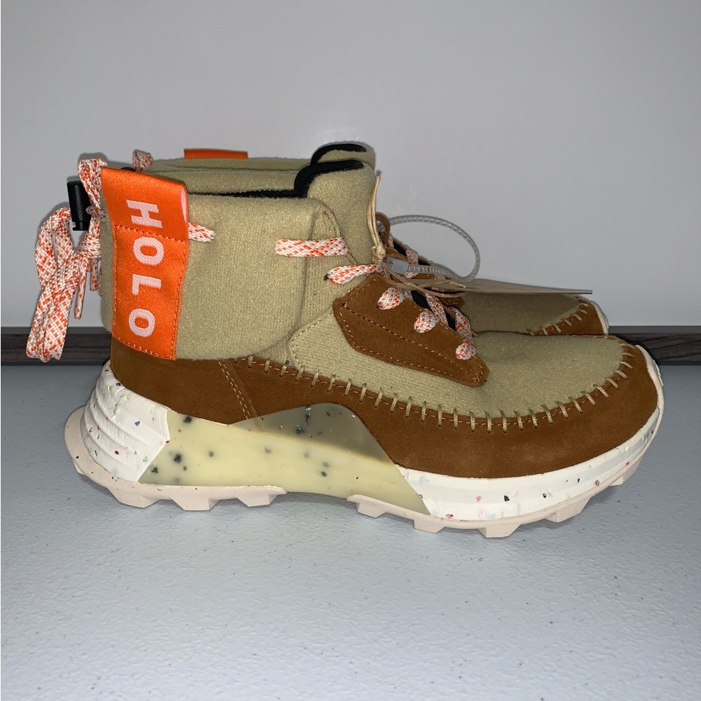 HOLO Footwear Quorra Moccasin Boot-Size 6 New